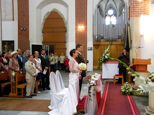 Interruption des activités en cours pour un mariage en Pologne ! 