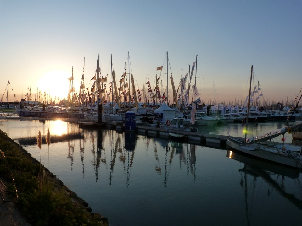 En dernière image de ce Grand Pavois, voici un coucher de soleil paisible sur le bassin du port des Minimes... 