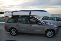 Le Skerry se transporte facilement sur les barres de toit d'une voiture moyenne