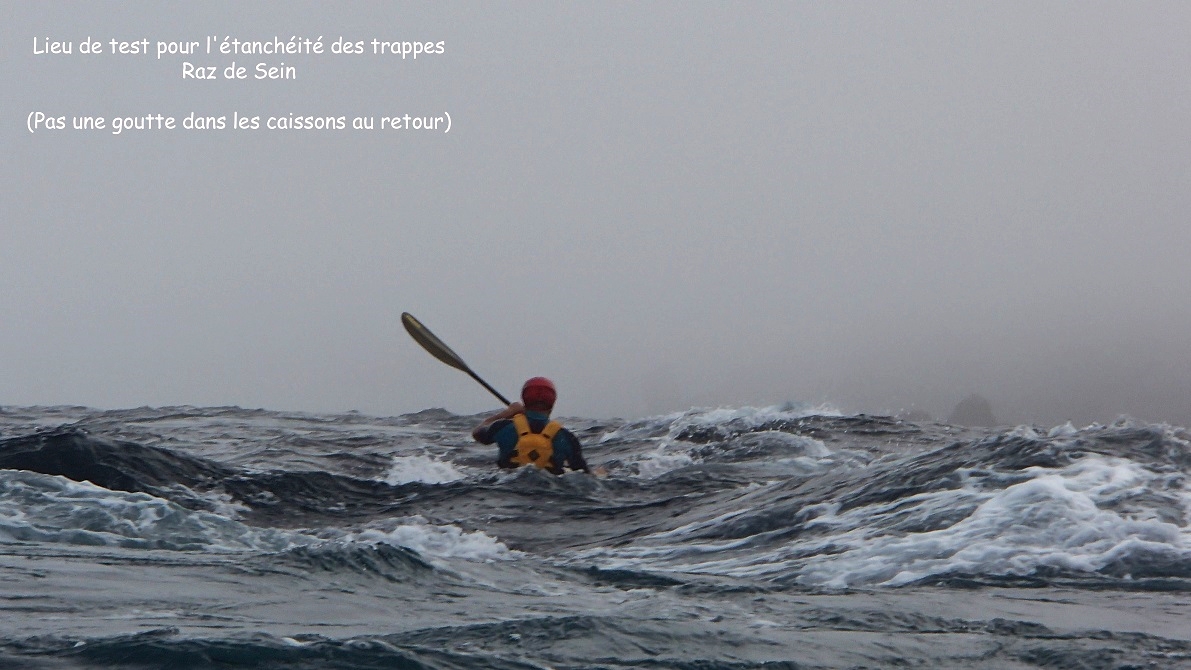 J'oubliais de vous dire que Didier a la chance d'habiter à la "Fin des Terres", tout près du Raz de Sein (sur cette photo) et de tout plein de terrains de jeu de rêve pour un bon kayak. 