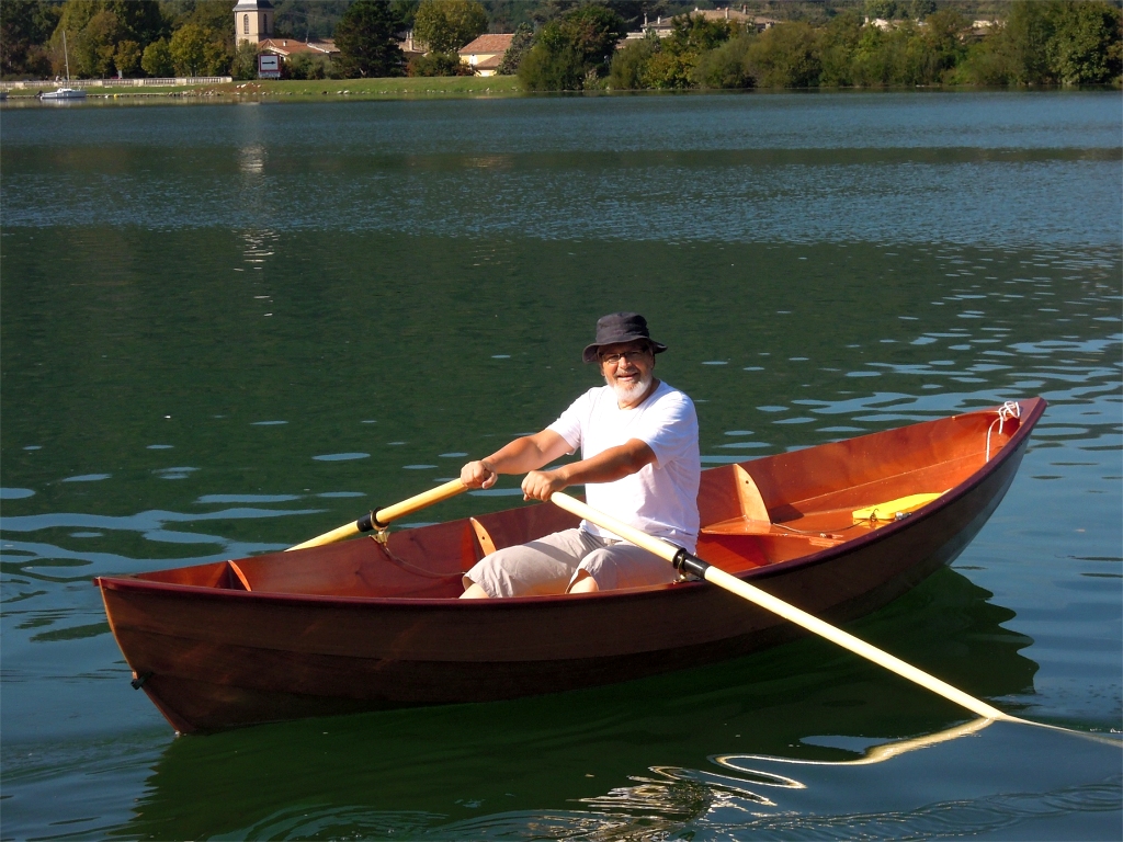 Jean-François nous écrit : « Voici quelques photos de la première mise à l'eau de L'Odet (fraichement immatriculé à Douarnenez). Certains naviguent le mardi moi c'est le dimanche. »