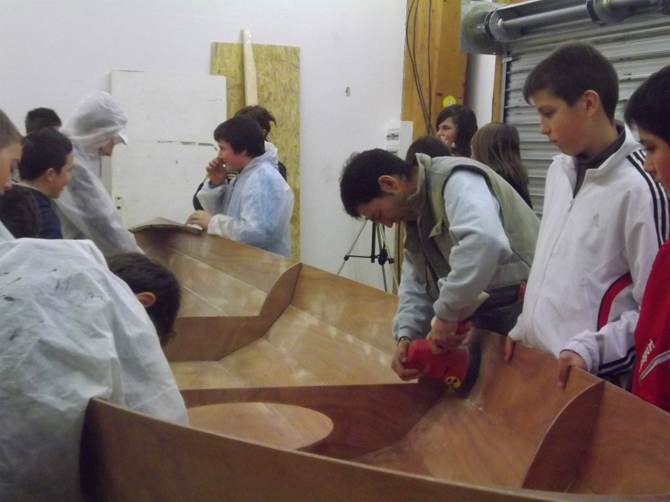 Voici ce que m'écrit Isabelle, du Service Action Éducative Jeunesse de la Mairie Guipavas : "A ce jour, nous avons bien avancé dans la construction, et n'avons pas rencontré de difficulté particulière.