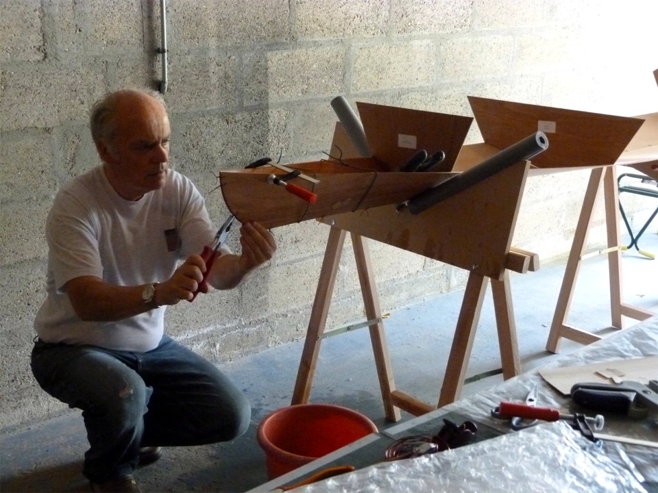 Jean-François m'envoie les quatre photos suivantes de la construction de son Wood Duck 12, qui montrent un travail impeccable de sa part. 