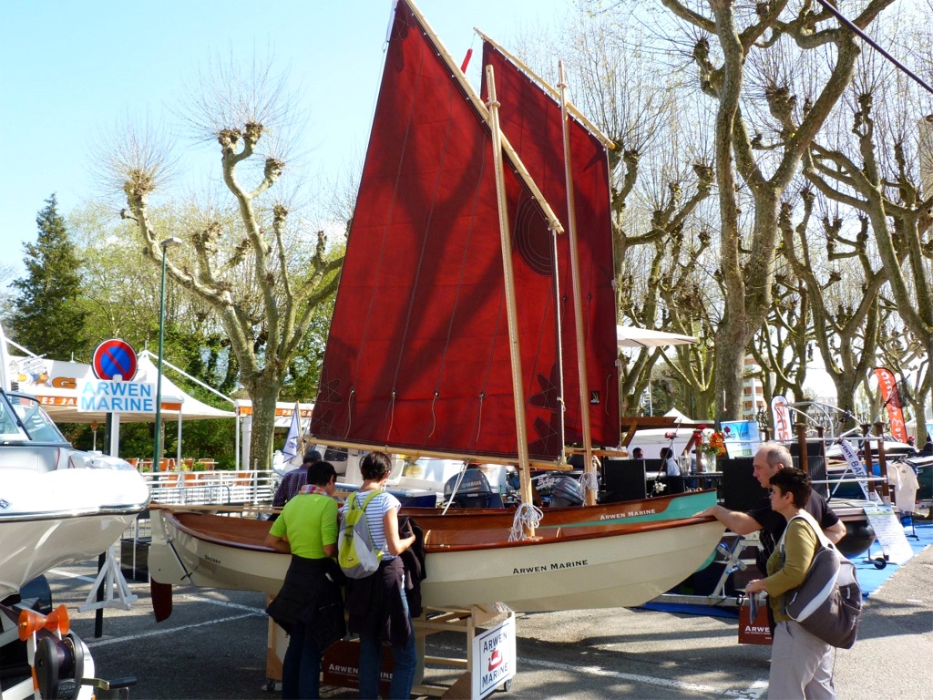 Comme d'habitude, la simplicité et la légèreté du Skerry ont séduit les visiteurs, et j'ai failli rentrer sans ce modèle d'exposition, qui a faili partir à Noirmoutier. 
