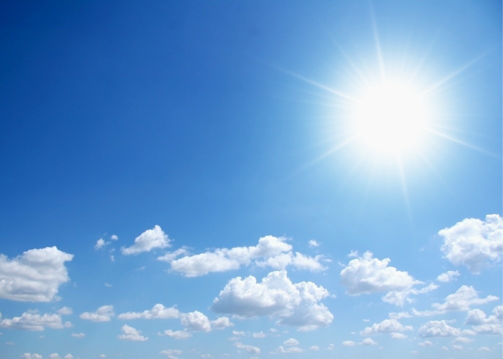 Le revoila ! C'est enfin le retour du Soleil, après des mois d'absence, on commençait à se désespérer... Du coup, pas besoin d'apporter de pic à glace pour notre rassemblement au lac d'Orient, ce week-end ! La température sera un peu fraîche, mais le soleil est garanti, accompagné d'une bonne brise de nord-est comme vous pouvez le voir ici. Avis aux amateurs : j'apporterai un kayak double "Grand Narak" de chez Nautiraid, que vous pourrez tester samedi et dimanche. 